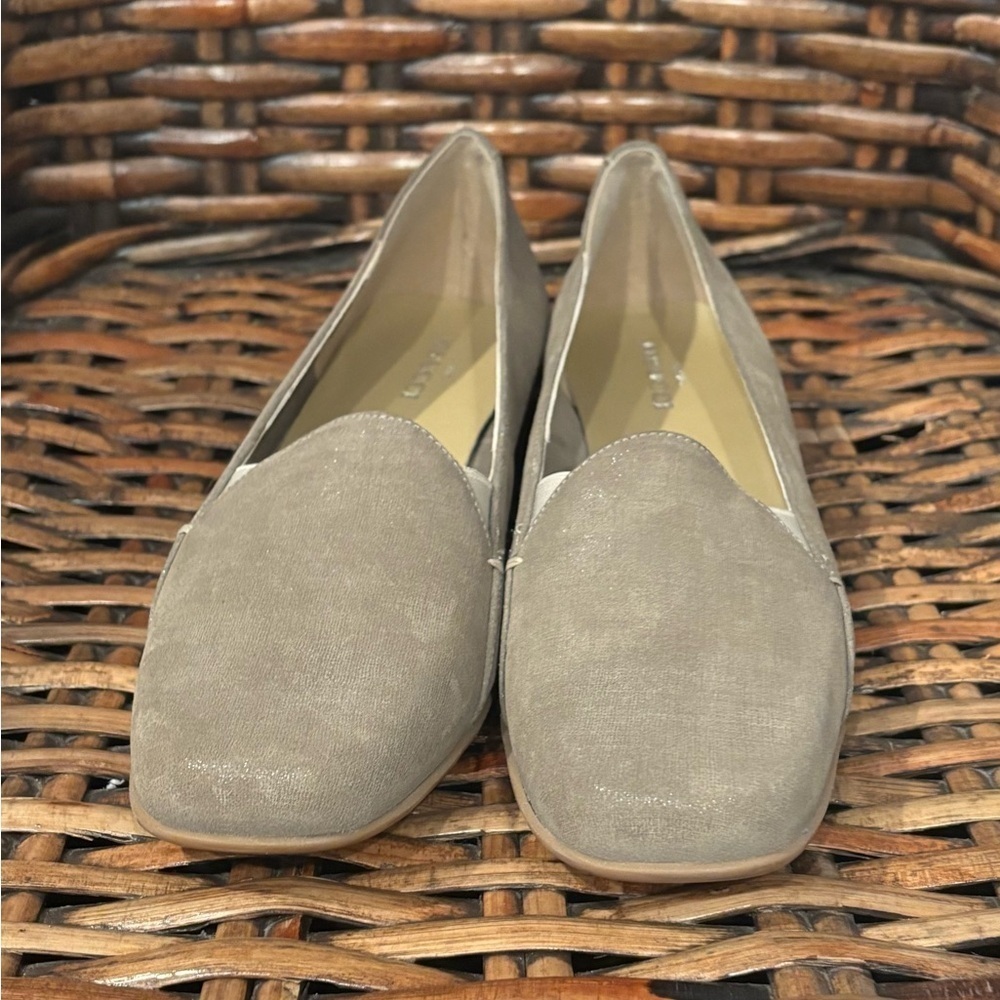 Sesto Meucci Tan Flats Timeless Loafers make in Italy . Size 11 - Picture 4 of 16